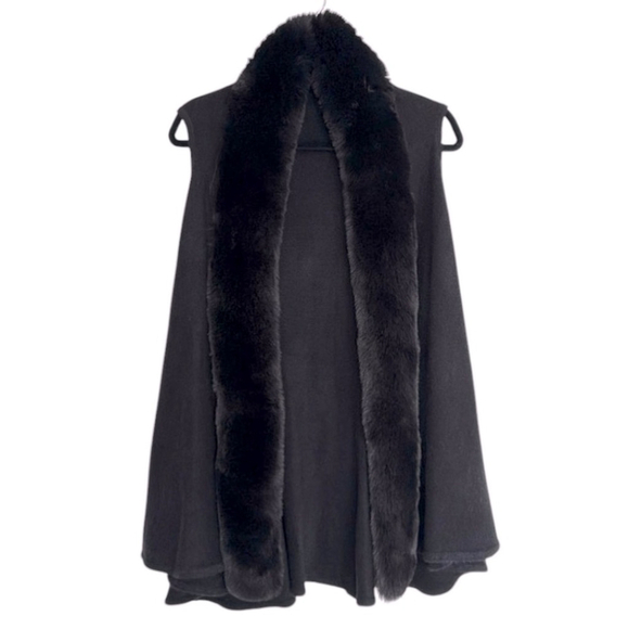 Women’s Unbranded Black Faux Fur Trim Knit Swing Vest - Picture 1 of 5